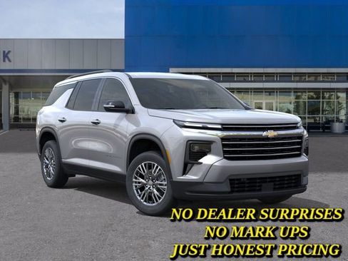 New 2026 Chevrolet Traverse LT w/ Driver Confidence Package FWD image 7