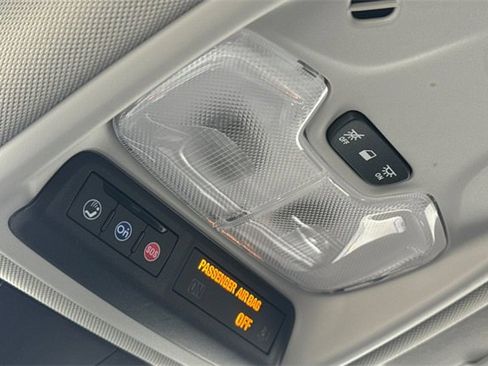 Used 2022 Chevrolet Bolt EUV LT w/ Convenience Package image 24