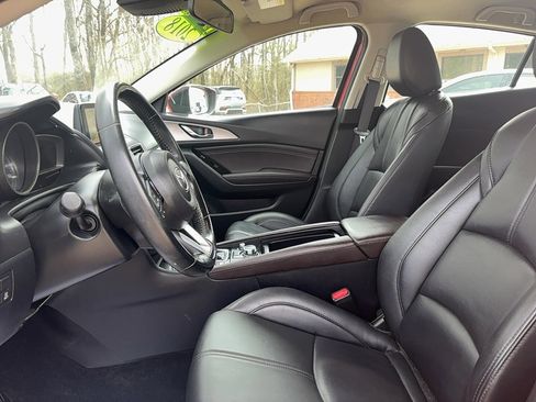 Used 2018 MAZDA MAZDA3 Touring image 17