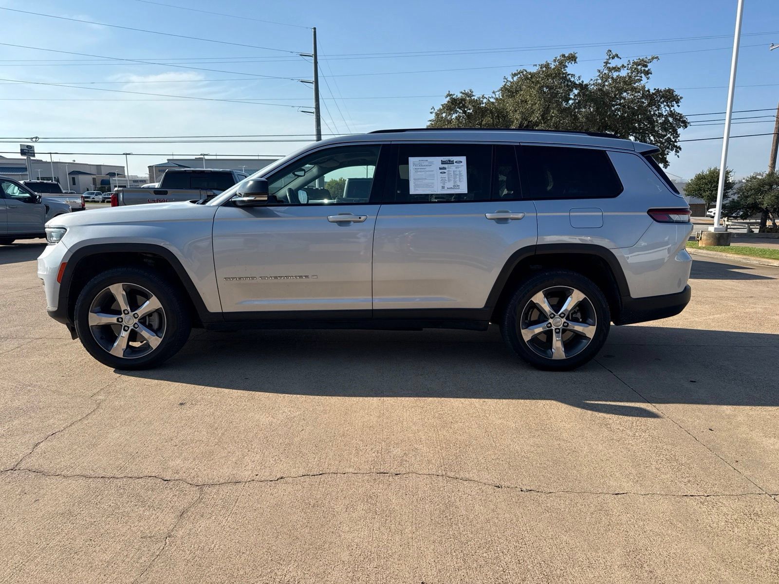 Used 2021 Jeep Grand Cherokee L Limited AWD/4WD image 4