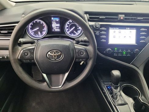 Used 2018 Toyota Camry LE image 22