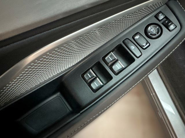 Used 2023 Acura MDX w/ Technology Package AWD/4WD image 16