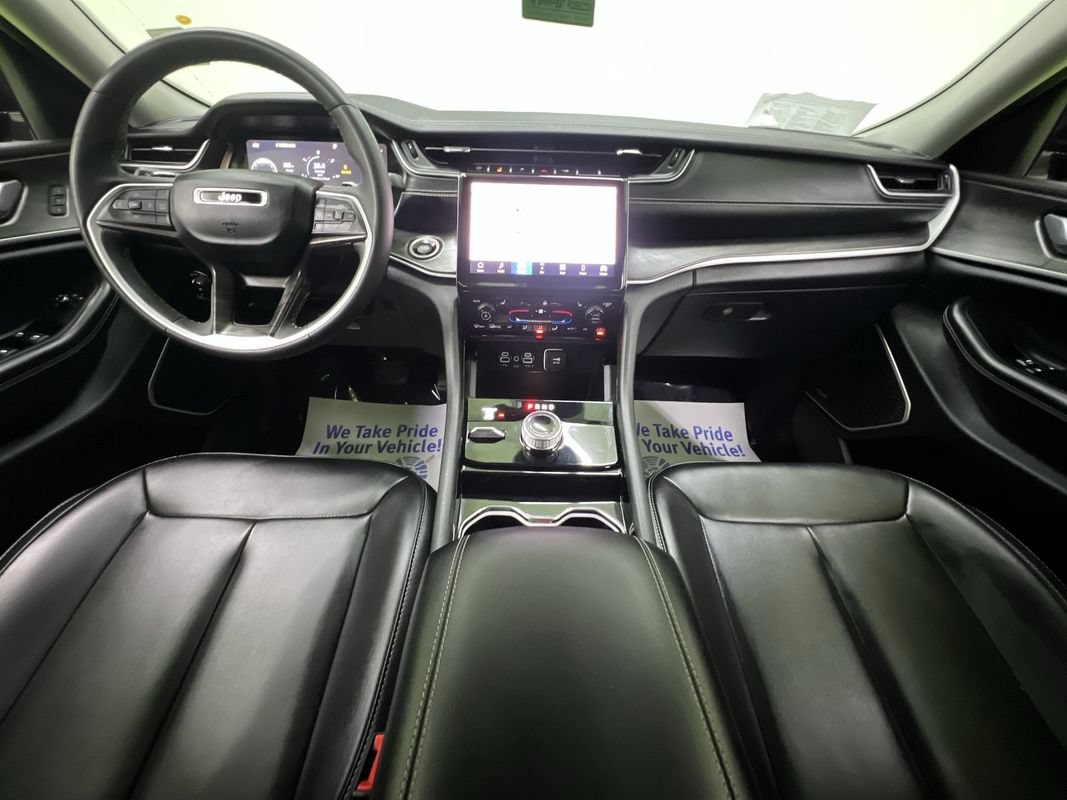 Used 2023 Jeep Grand Cherokee L Limited AWD/4WD image 18