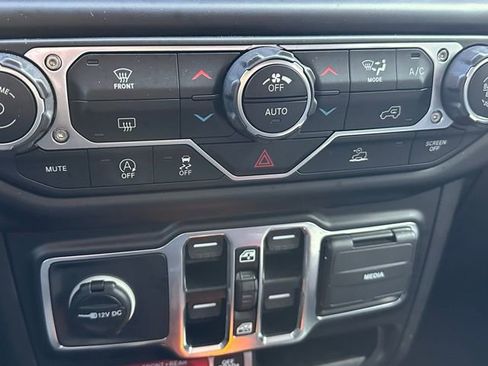 Used 2021 Jeep Gladiator Rubicon w/ Trailer Tow Package image 18