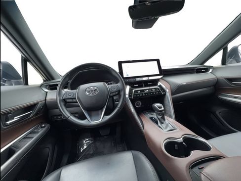 Used 2024 Toyota Venza XLE AWD/4WD image 32