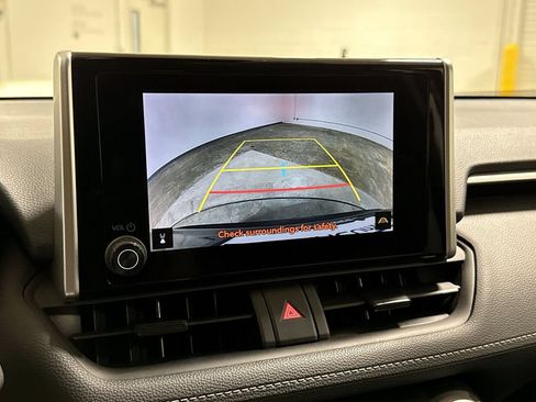 Used 2024 Toyota RAV4 XLE FWD image 15