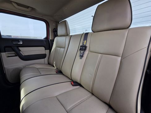 Used 2009 HUMMER H3T Luxury image 23