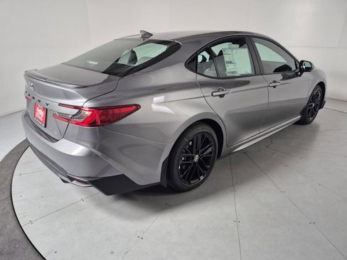 New 2026 Toyota Camry Hybrid image 4