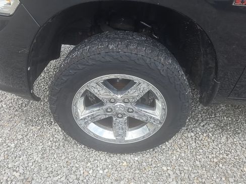Used 2017 RAM 1500 ST AWD/4WD image 3