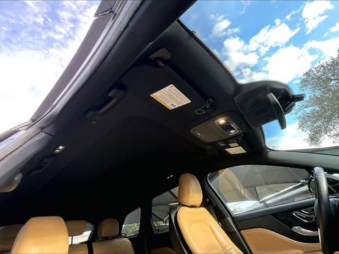 Used 2022 Lincoln Corsair Reserve image 13