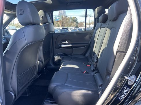 Certified 2022 Mercedes-Benz GLB 250 w/ Premium Package Lite image 32