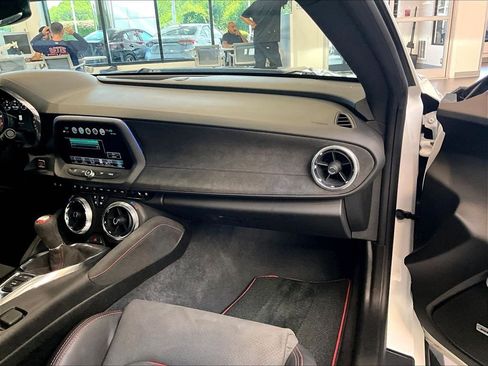 Used 2018 Chevrolet Camaro ZL1 RWD image 13