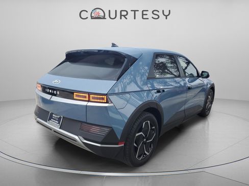 Used 2023 Hyundai Ioniq 5 SEL image 3