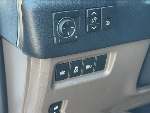 Used 2020 Lexus GX 460 Premium AWD/4WD image 22