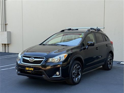 Used 2017 Subaru Crosstrek 2.0i Premium AWD/4WD image 3