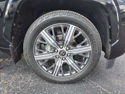 Used 2023 Toyota Sequoia Capstone RWD image 34