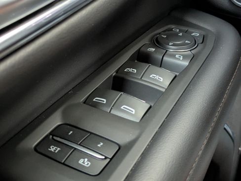 Used 2022 Chevrolet Tahoe High Country RWD image 29