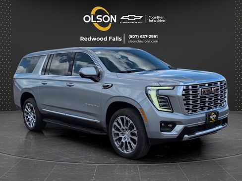 Used 2025 GMC Yukon XL Denali AWD/4WD image 7