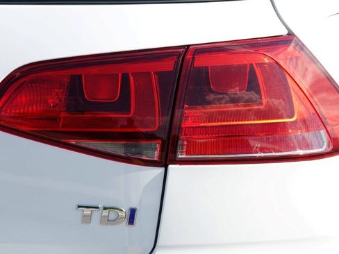 Used 2015 Volkswagen Golf TDI S FWD image 53