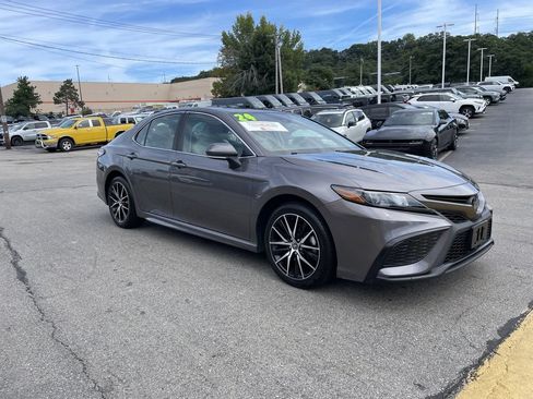 Certified 2024 Toyota Camry SE AWD/4WD image 6