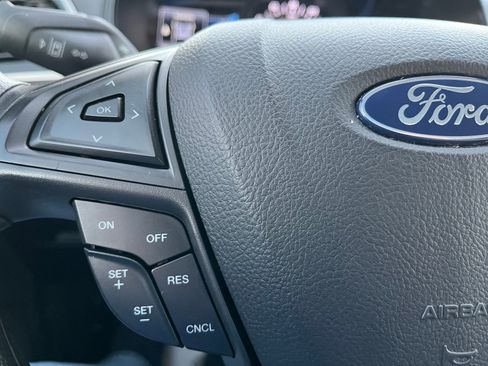 Used 2022 Ford Edge SE image 14