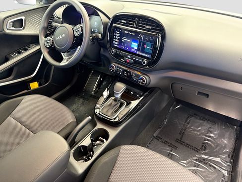 Used 2024 Kia Soul S FWD image 12