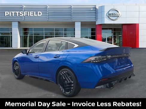 New 2026 Nissan Sentra SR w/ SR Premium Package FWD image 6