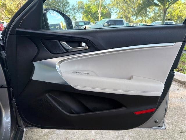 Used 2025 Genesis G70 2.5T RWD image 19