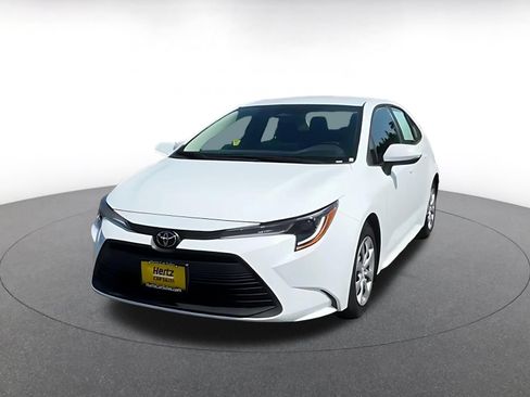 Used 2025 Toyota Corolla LE FWD image 5