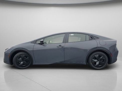 New 2026 Toyota Prius Plug-In Hybrid FWD image 19