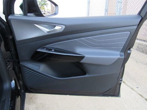 Used 2023 Volkswagen ID.4 S image 19
