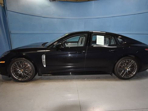 Used 2023 Porsche Panamera 4 Platinum Edition image 2