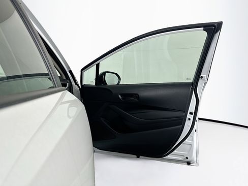Used 2026 Toyota Corolla LE FWD image 30