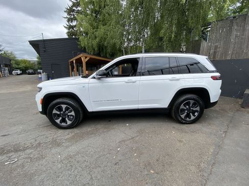Used 2024 Jeep Grand Cherokee Limited 4xe AWD/4WD image 3