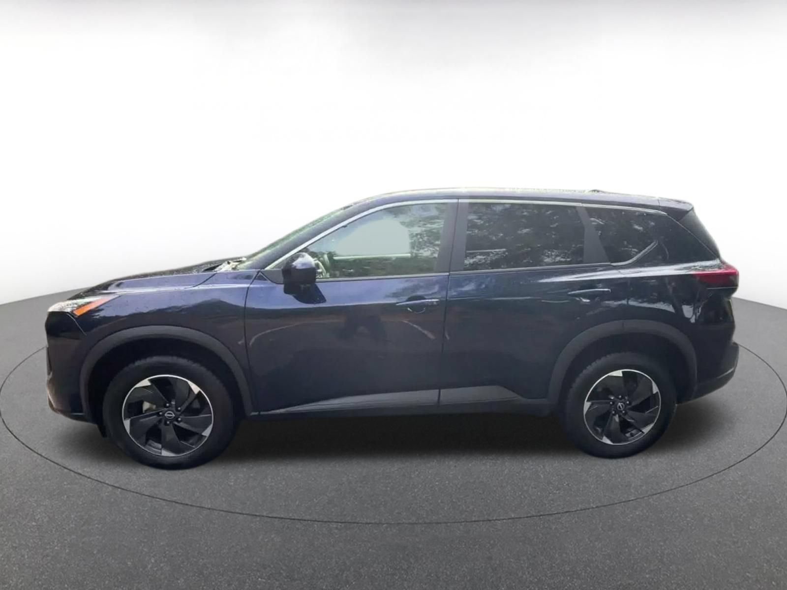 Used 2025 Nissan Rogue SV AWD/4WD image 8
