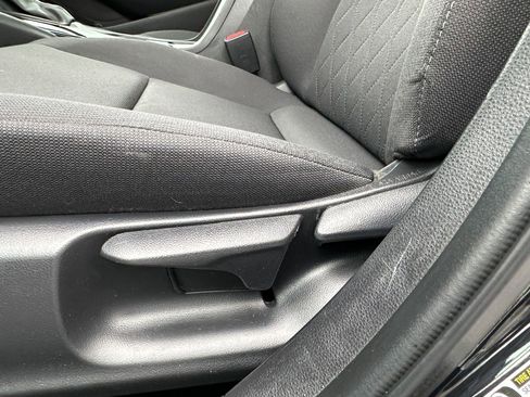 Used 2023 Toyota Corolla LE image 19