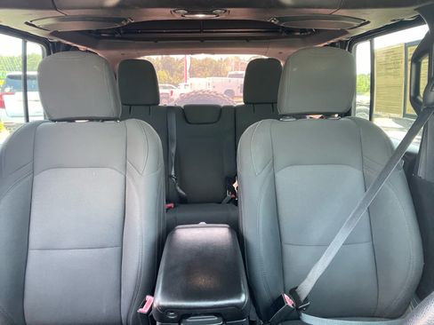 Used 2018 Jeep Wrangler Unlimited Sport AWD/4WD image 27