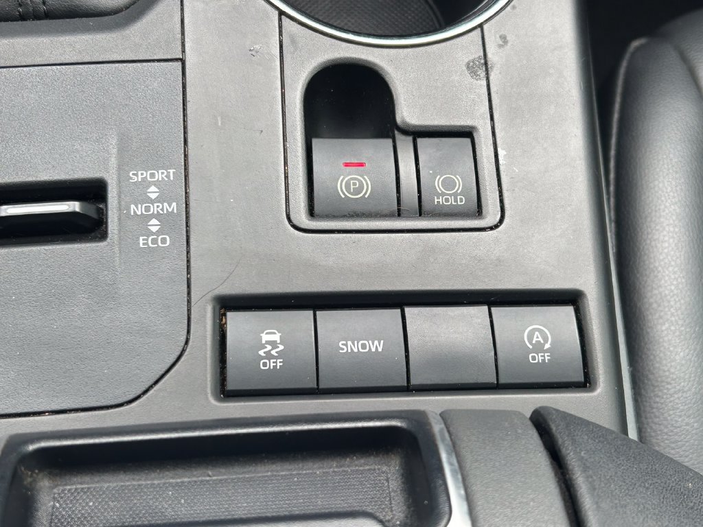 Used 2020 Toyota Highlander XLE FWD image 30