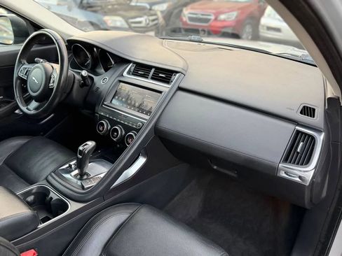 Used 2018 Jaguar E-PACE S image 39