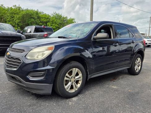 Used 2017 Chevrolet Equinox LS FWD image 3