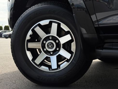 Used 2024 Toyota 4Runner TRD Off-Road Premium AWD/4WD image 28