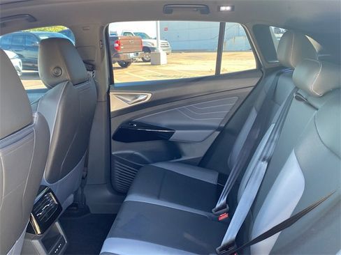 Used 2023 Volkswagen ID.4 Pro S image 16