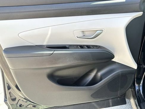 Used 2025 Hyundai Tucson SE FWD image 28