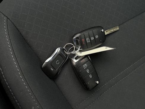 Used 2019 Kia Sorento S image 9