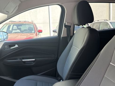 Used 2015 Ford Escape SE image 3