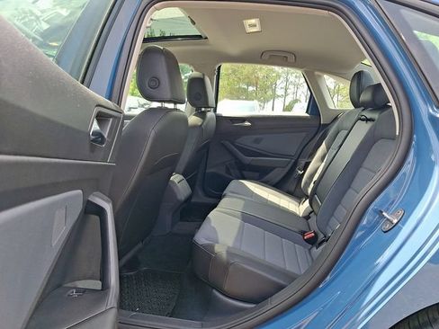 Used 2025 Volkswagen Jetta SE FWD image 10