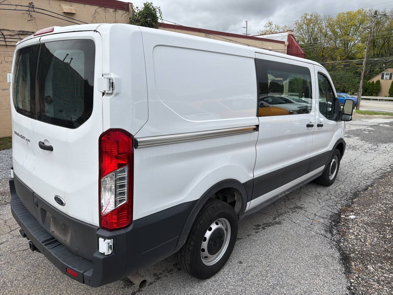 Used 2022 Ford Transit 250 Low Roof RWD image 17