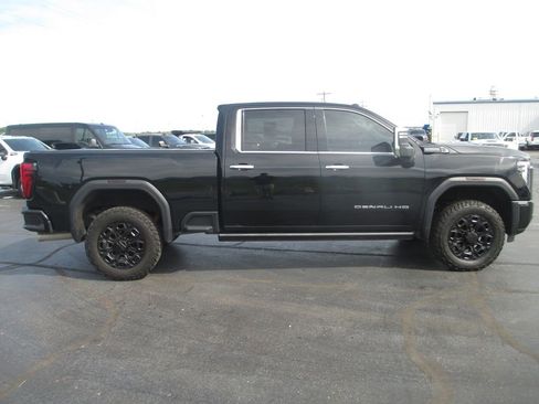 Used 2024 GMC Sierra 2500 Denali Ultimate AWD/4WD image 5