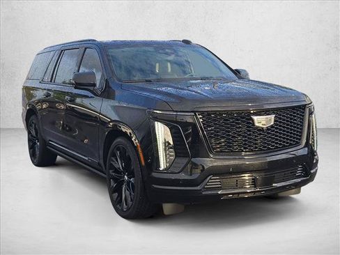 Used 2025 Cadillac Escalade ESV Sport Platinum w/ LPO, ONYX Package AWD/4WD image 3
