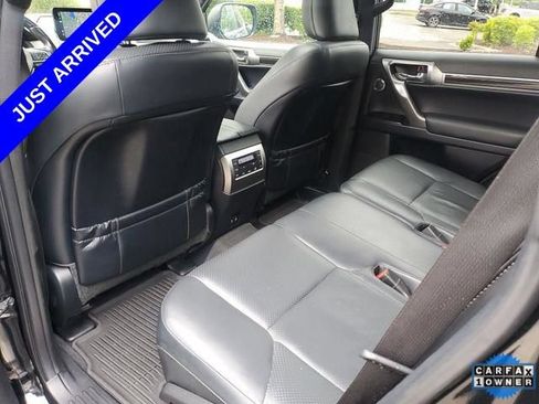 Used 2023 Lexus GX 460 Luxury w/ Accessory Package AWD/4WD image 11